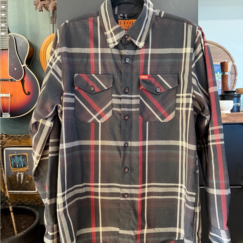 DIXXON Men's Black and Red the Haymarket